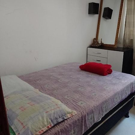 Апартаменты Quarto Casal Em Casa Familiar Флорианополис Экстерьер фото