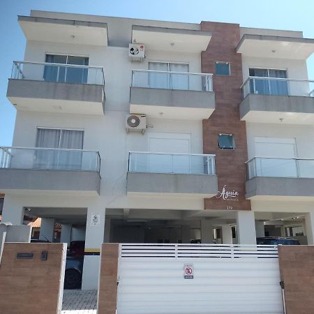 Апартаменты Quarto Casal Em Casa Familiar Флорианополис Экстерьер фото